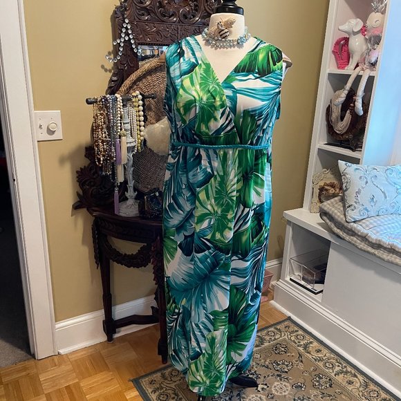 Maggie Barnes Dresses & Skirts - Maggie Barnes EUC 2X Tropical Leaves Green Dress!